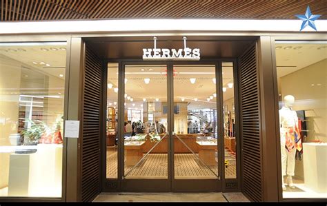 hermes in honolulu.